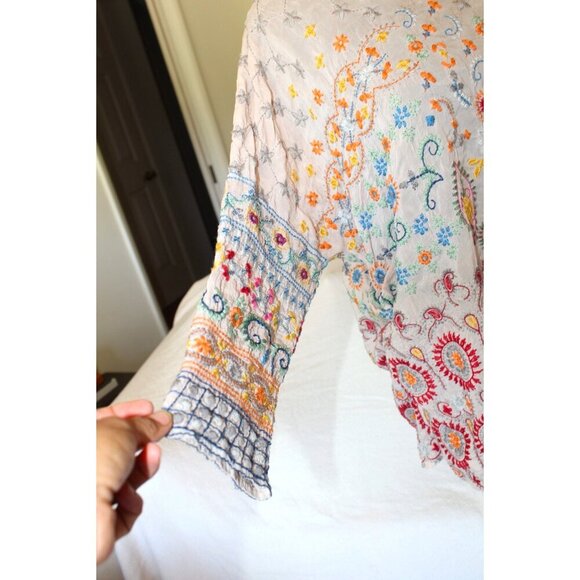 Johnny Was Floral Embroidered Top Boho Blouse Tropical Casual Travel Size Small? - Picture 6 of 10